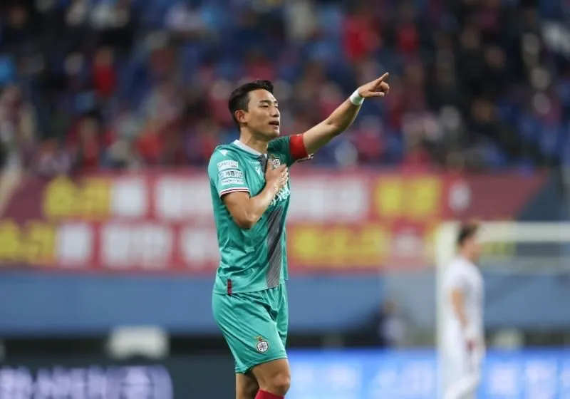 cầu thủ Cho Yu-Min