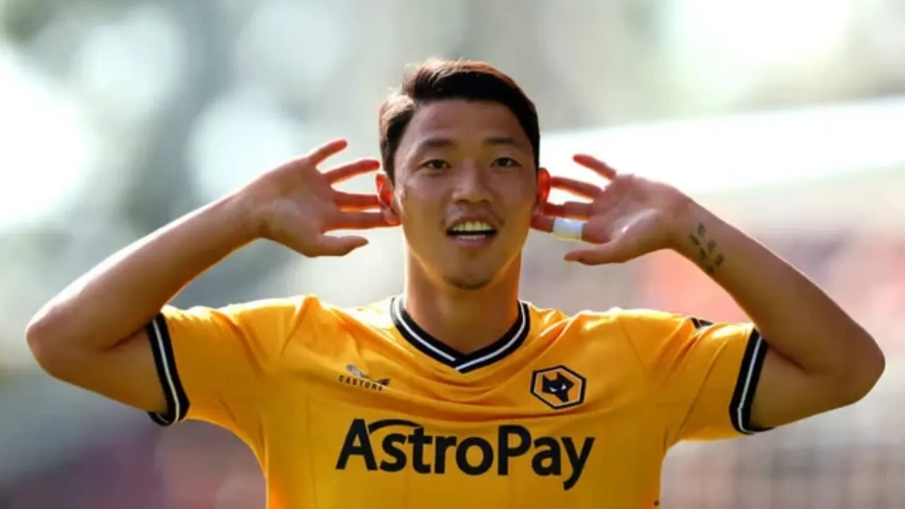 hwang hee-chan là ai