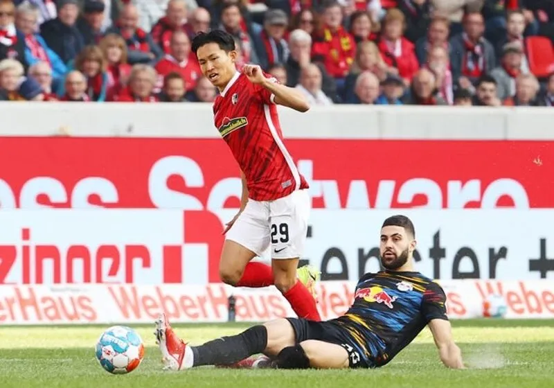 phong cách thi đấu jeong woo yeong