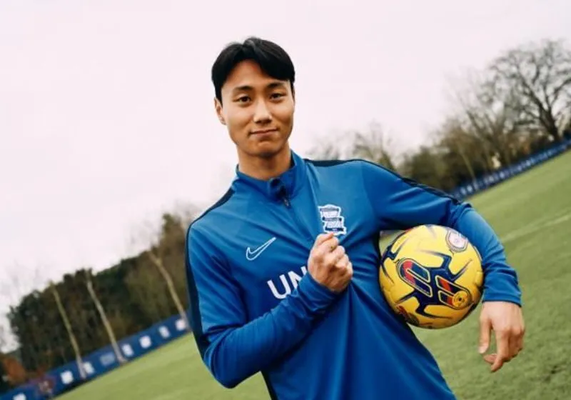 đánh giá tiền vệ paik seung-ho