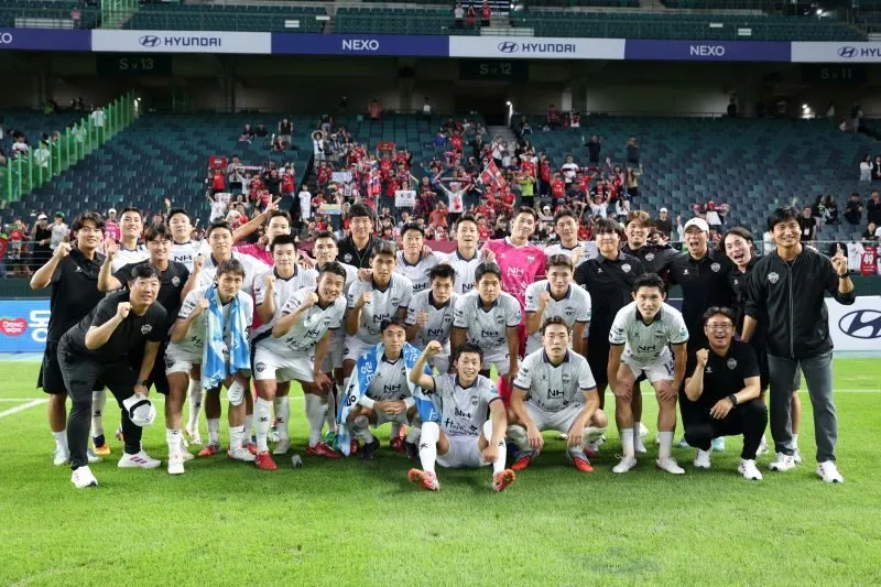 gimcheon sangmu thắng jeonbuk hyundai motors 2-1