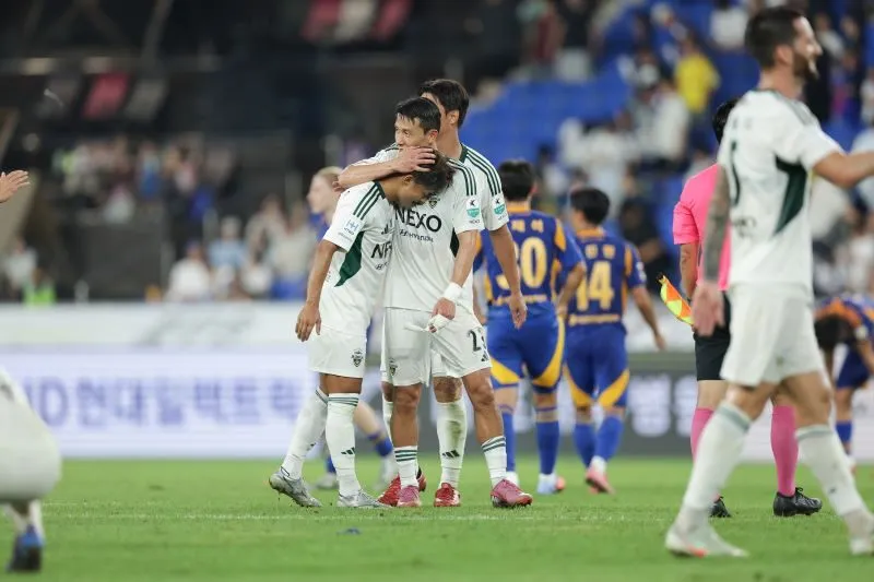 jeonbuk hyundai motors thắng derby
