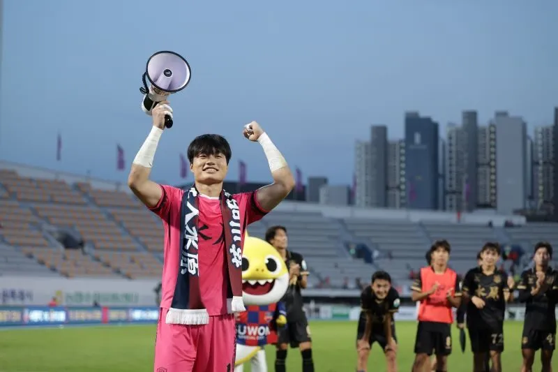suwon fc thắng gangwon fc